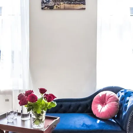 Silk Apartment *