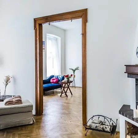 Apartment Silk *