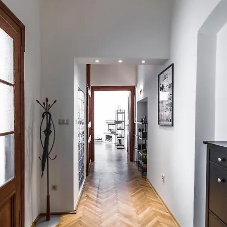 Apartment Silk
